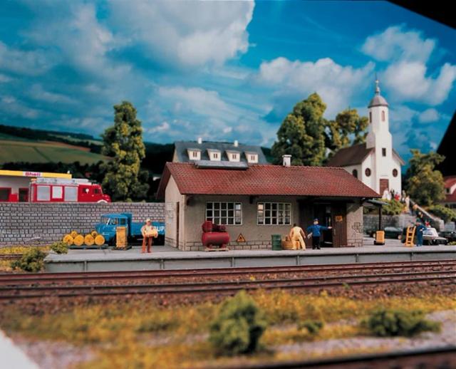 Estação de Carga em Miniatura 1:87 HO - Modelo de Construção com Materiais de Areia para Trem