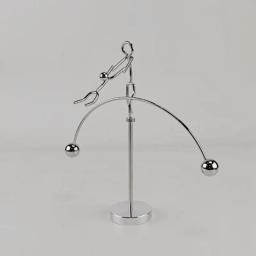 Dupla Dança Pêndulo Equilíbrio para Ginástica, Little Iron Man Decorar, Desktop Artesanato, Newton Pêndulo Equilíbrio Bola - Image 1