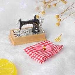 Miniatura de acessórios para casa de bonecas 1:12, artesanato, brinquedos, tesoura de costura de metal, máquina de costura e brinquedo de mobília - Image 2