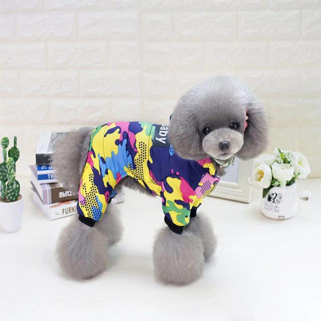 Casaco Camuflado à Prova de Vento para Cães: Roupa Quente de Inverno com Capuz e Isolante para Animais de Estimação