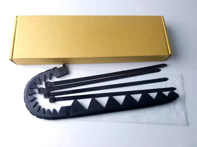 Material protetor de poliéster para treinamento de hóquei no gelo com lâmina patenteada e acessórios práticos.