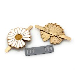 2 pçs metal pequena margarida flor fivela moda fecho para artesanato de couro saco correia alça ombro vestuário sapatos acessórios - Image 4