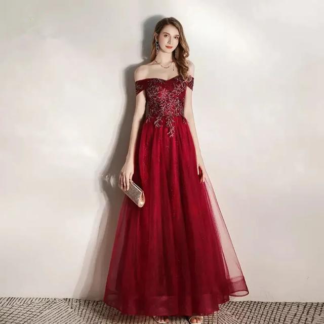 Vestido Longo de Festa Elegante com Decote em Barco e Lantejoulas para Banquetes e Formaturas