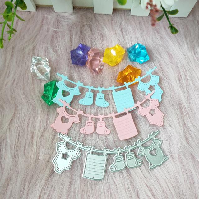 Molde de Metal para Roupas de Bebê: Cabides para Scrapbook e Artesanato em Papel