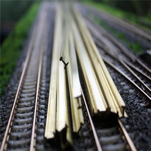 Trilhos de Metal para Diorama de Trem - Modelos de 50cm para Construção Ferroviária