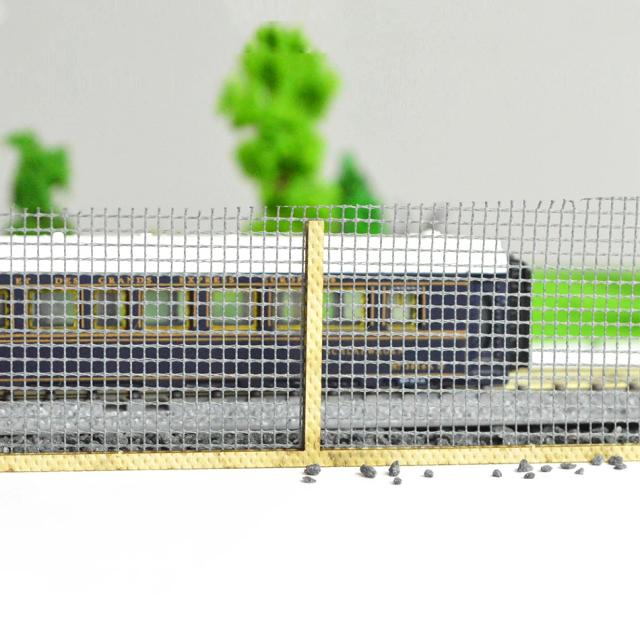 Kit Completo de Cenário de Construção em Scale HO 1:87 com Guardrail, Trilho Ferroviário e Mesa de Areia para Diorama