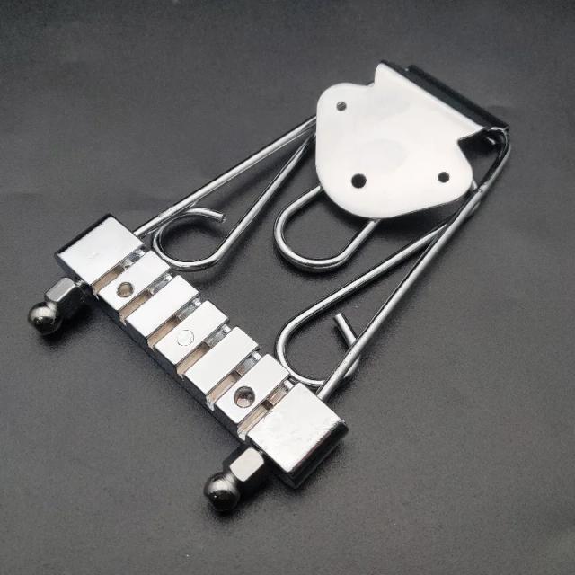 Guitarra Elétrica Archtop de 6 Cordas com Tailpiece Trapézio e Corpo Oco - Disponível em Cromo, Ouro e Preto