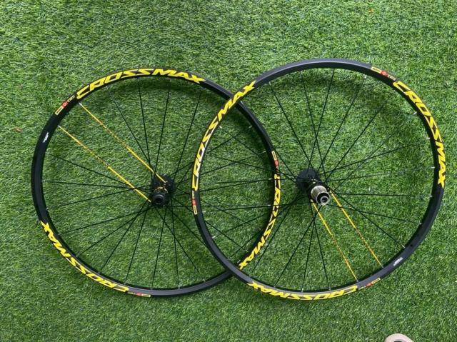 RUJIXU Rodas de Bicicleta Aro 26/27.5/29er/700c Ultraleve com Freio a Disco e Cubos de Carbono
