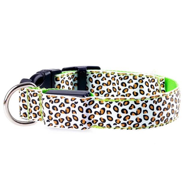 Coleira Luminosa Ajustável para Pets: Segurança Noturna em Nylon Brilhante