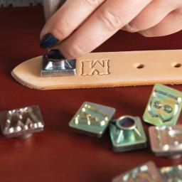 Bestnule conjunto alfabeto de couro arte artesanato letras carimbo artesanal durável portátil metal diy ferramentas (19mm) - Image 3