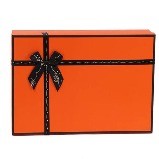 Caixa de Presente Elegante com Laço Laranja para Casamentos e Festas