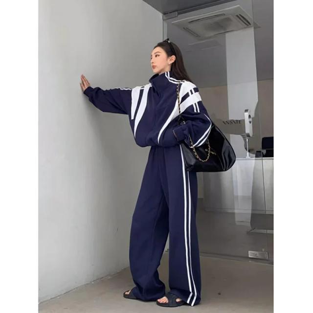Conjunto Feminino de Jaqueta e Saia em Cores Combinadas para Dança Hip Hop e Treino Esportivo