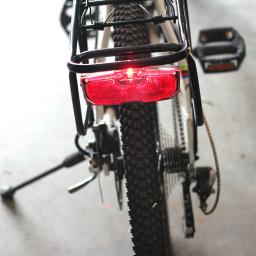 Bicicleta Bagagem Transportador Rack Lâmpada, MTB Traseira Prateleira, Ciclismo espigão, Luz Traseira, Assento traseiro, Reflective Taillight - Image 1