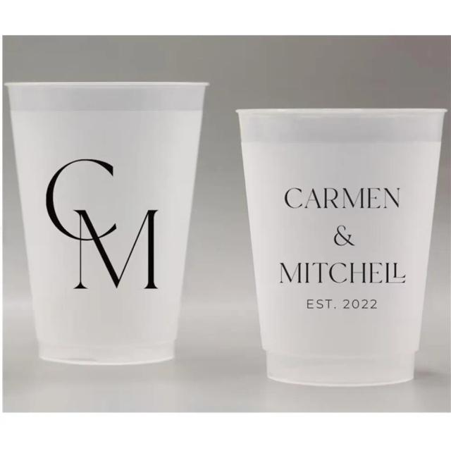 Copos Foscos Inquebráveis Personalizados para Lembrancinhas de Casamento Moderno e Minimalista