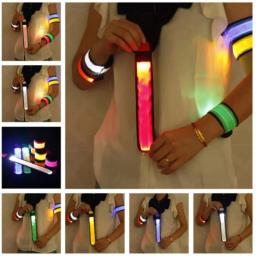 Braçadeira de luz LED para esportes ao ar livre, cinto de segurança, braço, perna, pulseira de advertência, ciclismo, bicicleta, bicicleta, festa, noite, corrida, suporte, 2pcs - Image 1