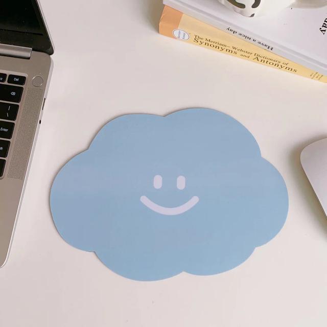 Almofada de Mesa Kawaii em Forma de Nuvem: Tapete Bonito e Antiderrapante à Prova d'Água para Escritório e Papelaria