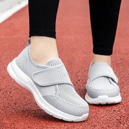 Idosos sapatos para diabéticos das mulheres dos homens tênis tamanho grande mais fertilizante alargamento sapatos ajustável pé inchaço sapato antiderrapante casal - Image 2
