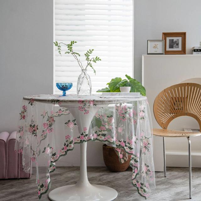 Toalha de Mesa Decorativa para Aniversário com Rendas e Bordados em Branco, Retangular ou Quadrado