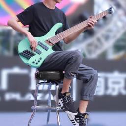 Guitarra profissional tocando e cantando banco, banco de piano rotativo, ensaio e prática de instrumentos musicais, pers individuais - Image 3