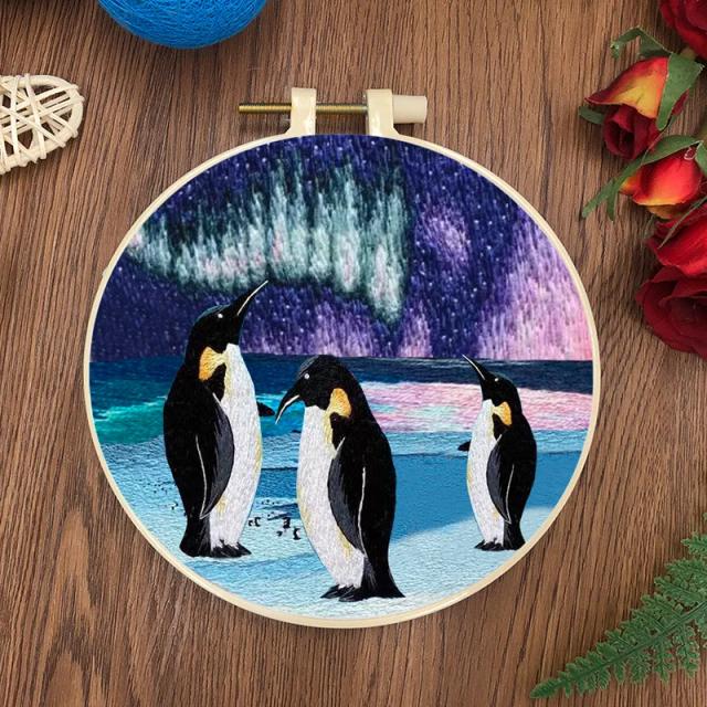 Kit de Bordado Artesanal em Aro de 15cm com Paisagens Desenhadas em Estilo de Desenho Animado - DIY Costura Manual