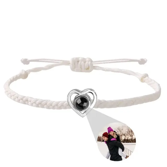 Pulseira Personalizada com Projeção de Imagem do Coração em 100 Idiomas: Presente Perfeito para Declarar "Eu Te Amo"