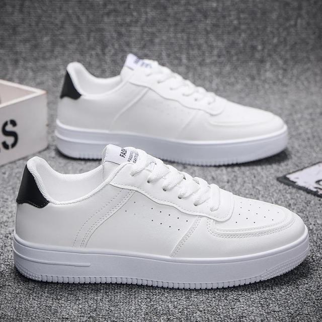 Venda quente superfície de rede masculina moda tênis respirável moda casual sapatos de placa força aérea pequenos sapatos brancos sapatos masculinos