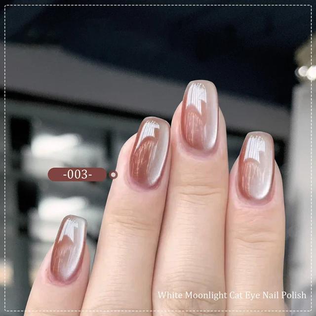 Gel Verniz Semi Permanente Magnetic Cat Eye: Cor Nude Espumante com Glitter e Efeito Porcelana para Unhas Sofisticadas