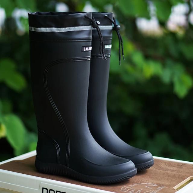 Botas de Chuva Impermeáveis e Antiderrapantes para Homens e Mulheres - Modelos Curtos e Médios de Bezerro