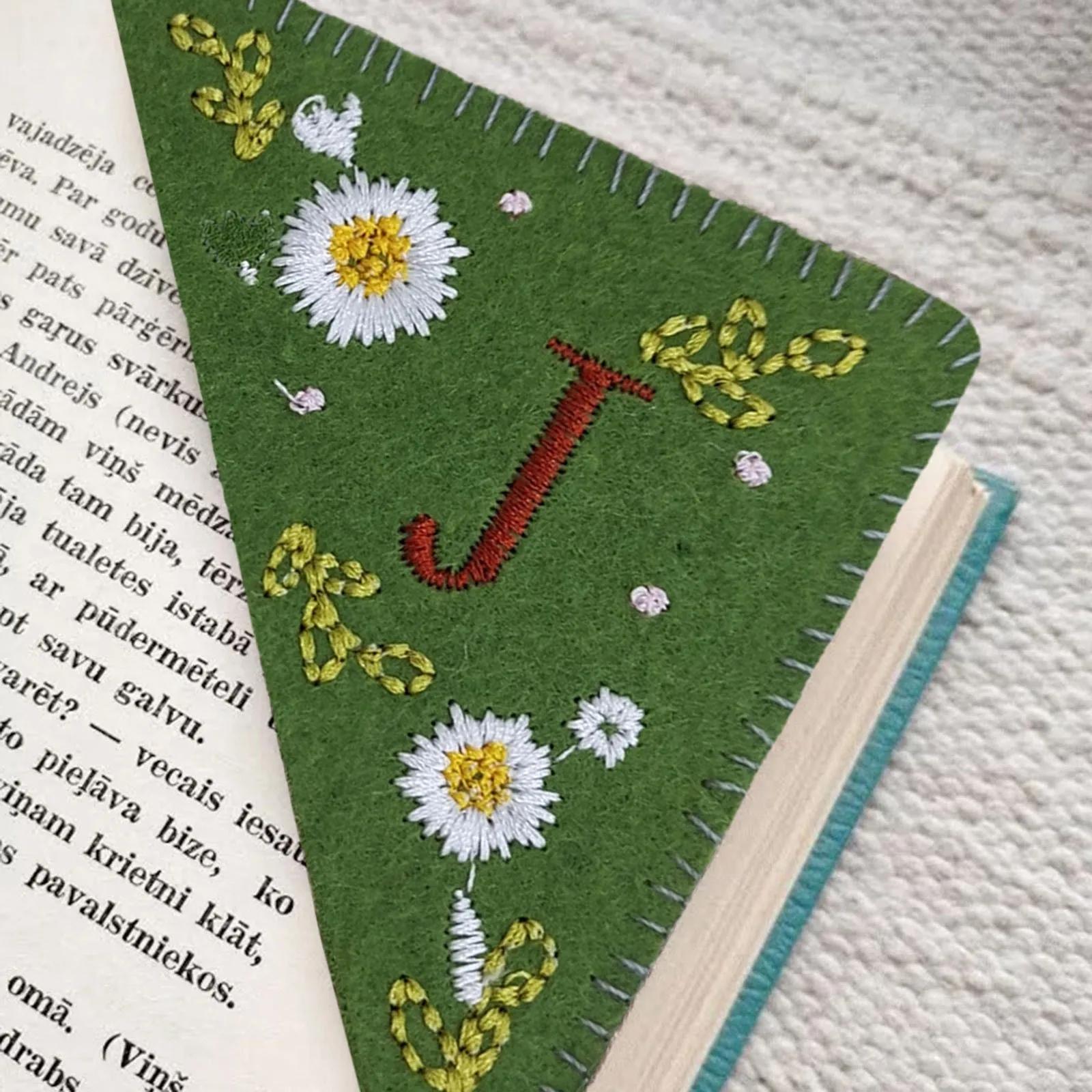 🔖Marcador de canto elegante personalizado bordado à mão, quatro estações, artesanato infantil divertido, quatro estações, 26 letras - Image 1