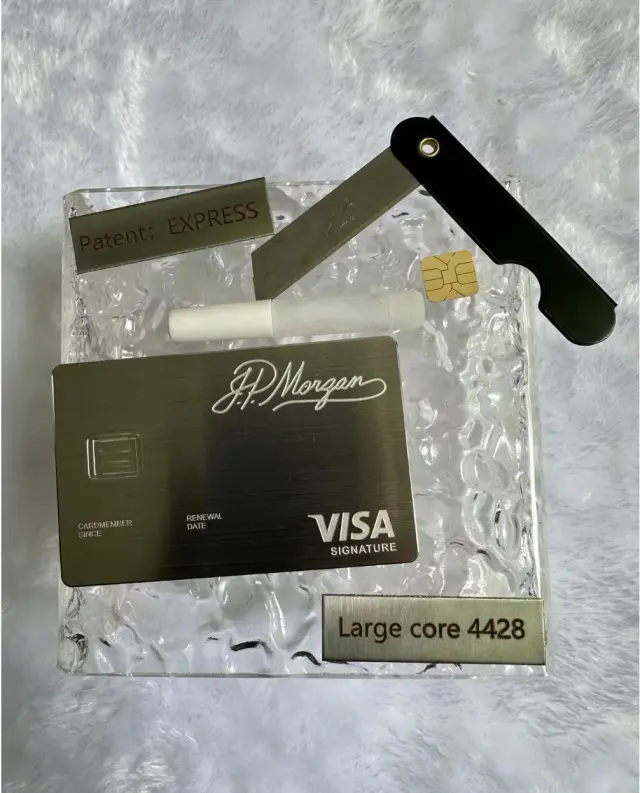 Cartões de Visita NFC Personalizados em Metal com Chip Integrado