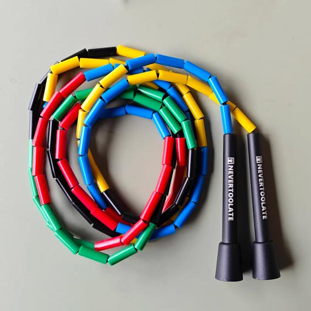 Nunca é Tarde: Exercite-se com Estilo com Nossos Logotipos para CrossFit e Pular Corda Freestyle