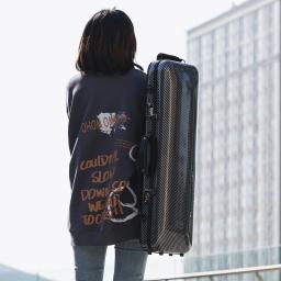 CHRISTINA Estojo para violino em fibra de carbono, novo estilo, listras pretas, tamanho 4/4, à prova d'água, com bolsa de partituras, bloqueio de código, bolsa extra (BV01BS) - Image 3