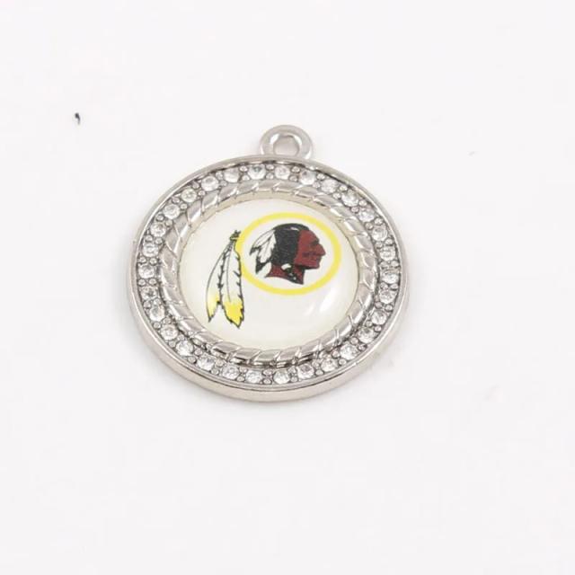 Pingente de Cristal Redondo Charmoso para Pulseira - Ornamento Esportivo NFL para Torcedores de Futebol Americano