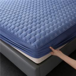 Capa protetora de colchão impermeável - Saia de cama acolchoada antibacteriana com bolso profundo, conforto de pelúcia para proteção noturna toda - Image 3