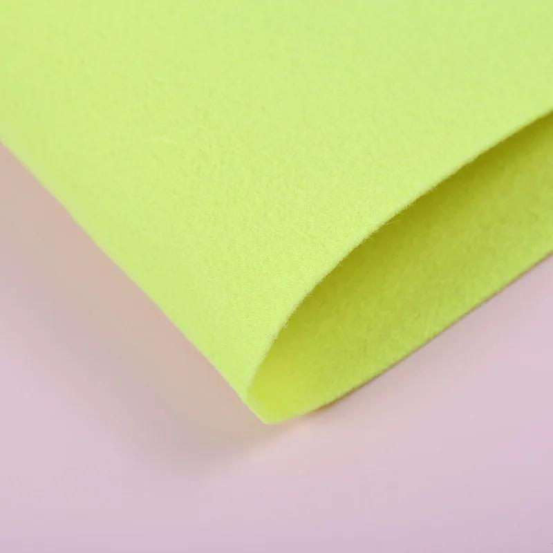 Tela de feltro macio não-tecido feltro folha de tela diy costura bonecas artesanato material 1mm de espessura pelo medidor/rolo - Image 1