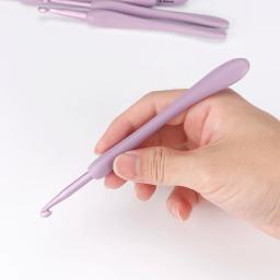 Conjunto de ganchos de crochê de liga de alumínio roxo, 8 peças, alças ergonômicas de agulhas de tricô, adequado para chapéu de tricô, suéter, meias de bebê, sci - Image 3