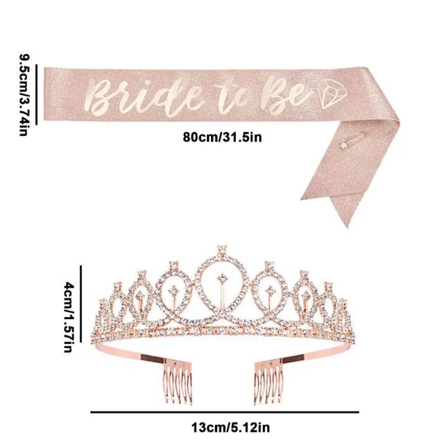 Decoração Elegante em Ouro Rosa para Festa de Despedida de Solteira da Noiva