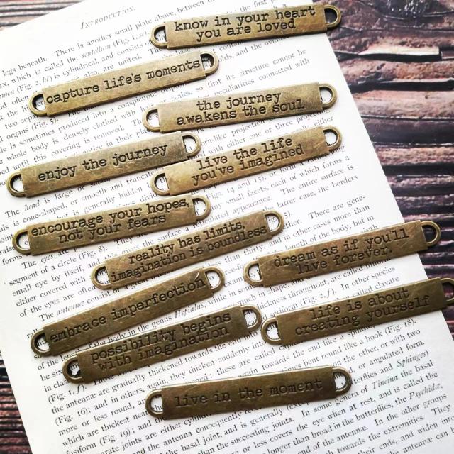 Acessórios Metálicos Vintage para Scrapbook e Junk Journal - Frases Retrô MET019