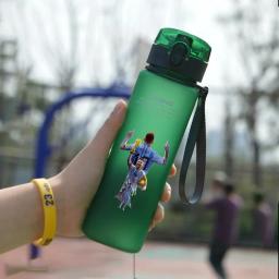 Esportes ao ar livre portáteis Flip Cover Beber Garrafa, Futebol Futebol Estrela Copa da água, Lionel Messi Neymar Coffee Cup, presente das crianças, 560ml - Image 2