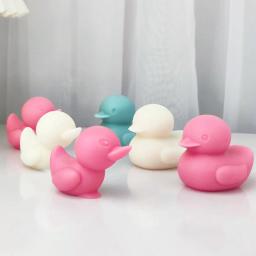Moldes De Vela De Silicone De Pato De Natação 3D Bonito Sabão De Pato Gesso Artesanato De Resina Molde De Cimento Bolo De Chocolate Animal DIY Ferramenta De Cozimento - Image 1