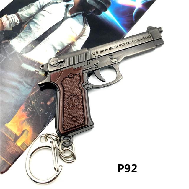 Revolver Cosplay Game Gun P92, R45, R1895 - Chaveiro de Metal para Mochila, Decoração de Halloween e Presente de Colecionador