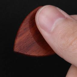 Palhetas De Guitarra Acústica De Madeira, Bass Ukulele Plectrum, Forma de coração, Escolhas De Guitarra Elétrica, Pode Ser Presente Pingente Perfurável, 1Pc - Image 5
