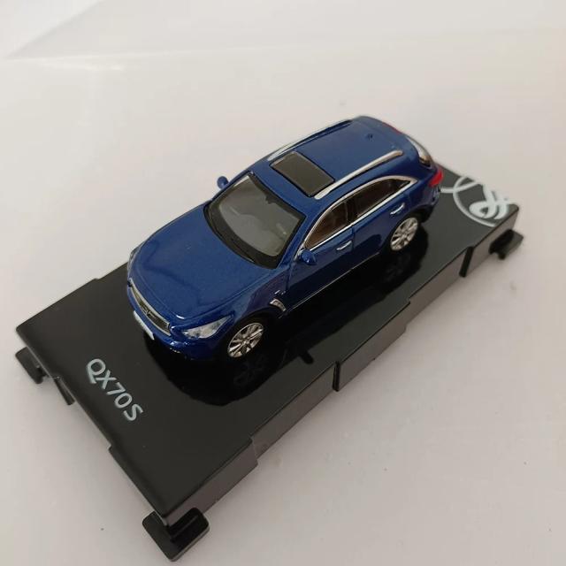 Modelo de Carro Die-Cast Infiniti QX70S em Escala 1:64 para Crianças e Colecionadores, Ideal para Cenários de Garagem Modernos