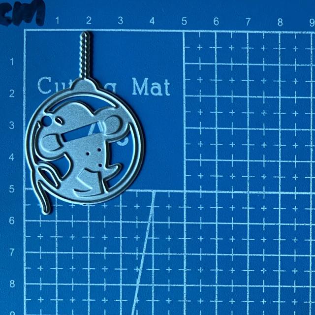 Deusa da Sorte: Corte de Metal para Criar Dados, Mouse Baubles e Decorações de Scrapbooking