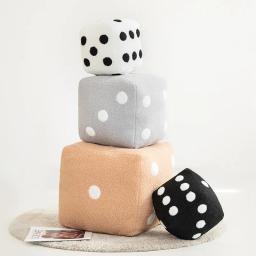 Travesseiro de pelúcia recheado para decoração doméstica, almofada macia do sofá, Simulação criativa e engraçada, bonecas pingente de cubo cúbico, quente - Image 2