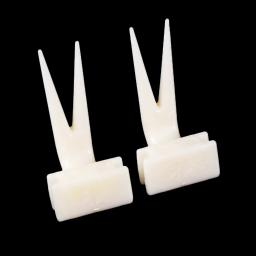 Suporte de alimento plástico para papagaios, frutas garfos, alimentação de gaiola, alimentador de pássaros, pet bird suprimentos, 4pcs - Image 1