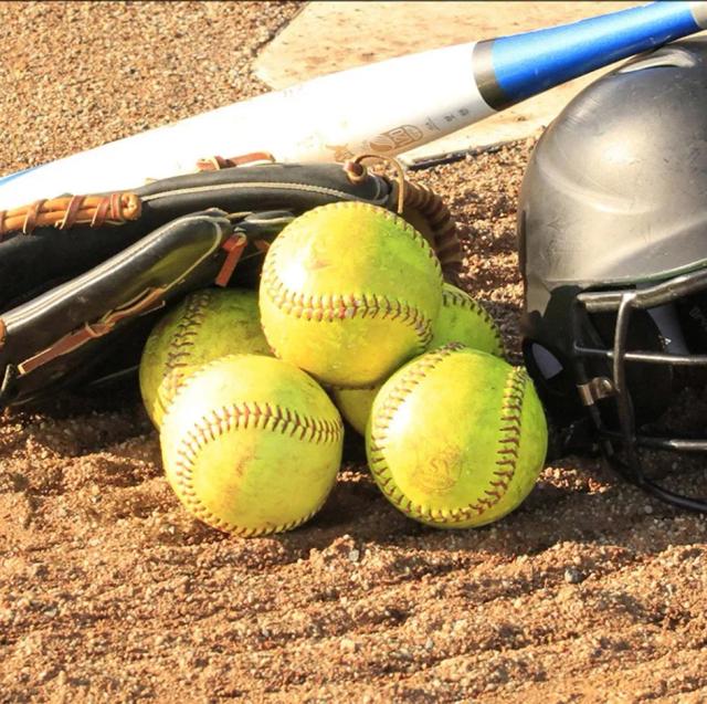 Equipamento de Treinamento de Baseball e Softball - Softball de 12" em PVC com Peso Oficial para Práticas Esportivas