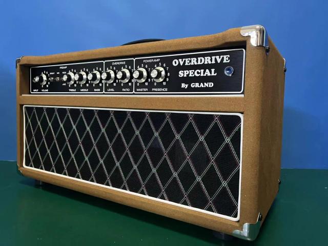 Amplificador de guitarra Personalizado Grand100 Overdrive 100W com Tubos JJ 6L6 e ECC83 em Tolex Brown