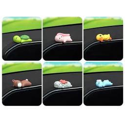 Ornamentos de resina painel 6 peças decorações do carro dos desenhos animados bonito pequenos patos suprimentos do carro capacete da motocicleta decoração do motor adesivos - Image 2