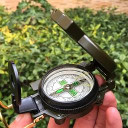 Bússola militar portátil para acampamento ao ar livre, Folding Len, Exército Verde, Caminhadas, Sobrevivência, Viagem, Navegação Precisa, Ferramenta de Expedição - Image 1